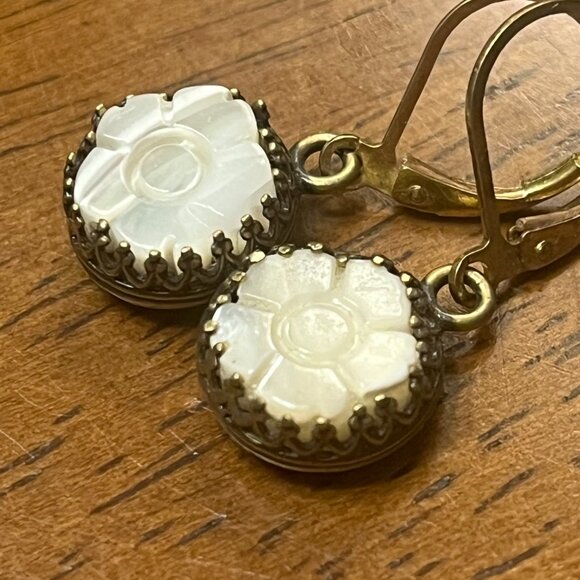 Carved Mother of Pearl Flower Earrings, Petite, Dangle, Drop, Vintage Style - Picture 4 of 7